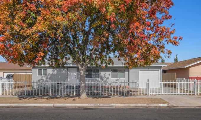 Raisin House | Upgraded 3B/1Bth w GreatA to Nat'l Parks & Airport