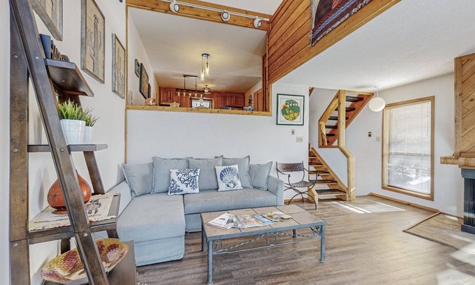 Angel Fire Condo | Upgraded condo conveniently located near chair lift, restaurants & equip rentals