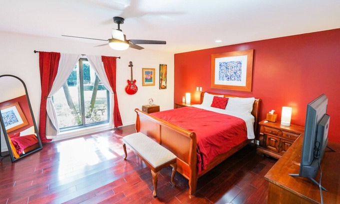Survey Creek Condo | Upgraded Lux Retreat in CoconutCreek w/HotTub&Pool