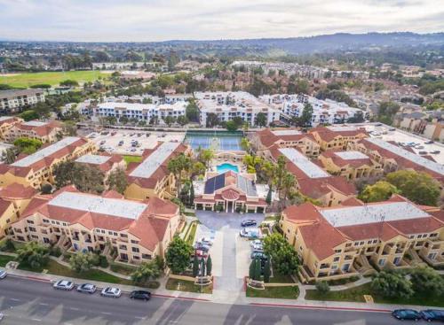 University City Apartment | UPGRADED Venetian La Jolla 2 bedroom condo luxury furnished near beach and UTC mall