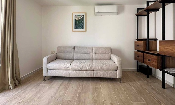 Centar House | Uphill 2 BDR Ap With Sea View