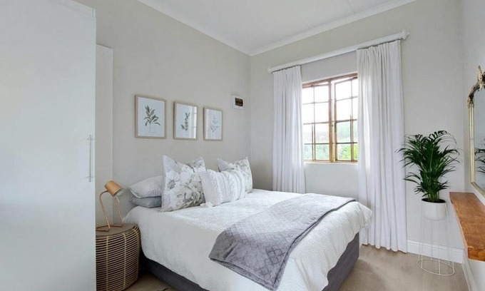 Merrivale Apartment | Upmarket off grid cottage on organic farm in secure estate