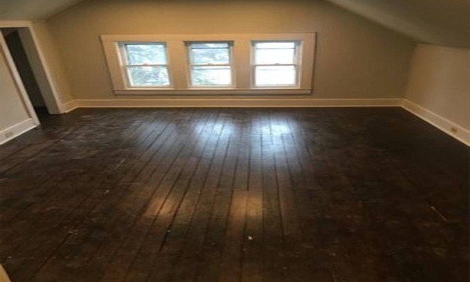 Black Rock House | Upper (1 bedroom) unit located near Buffalo state college