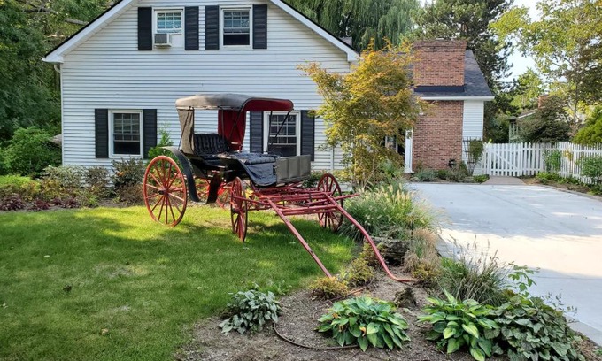 Historic Old Town Bed & Breakfast | Upper Canada Coach House