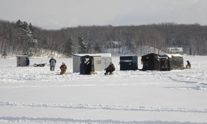 Free Soil Cottage | Upper Hamlin Lake Cottage 200 ft from waters edge