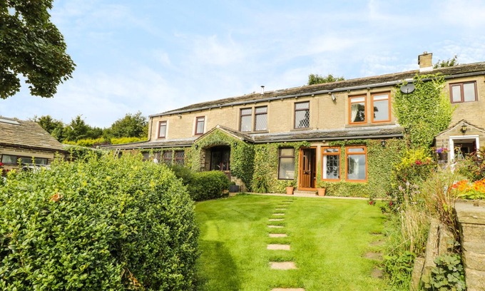 Ogden Cottage | UPPER HIGHLEES FARM, pet friendly, with open fire in Luddenden