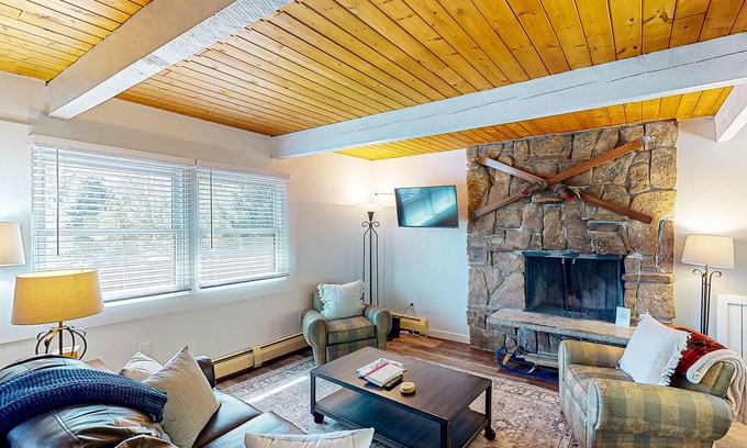 Vail Condo | Upper-level condo with a fireplace & washer/dryer - Vail Village bus access