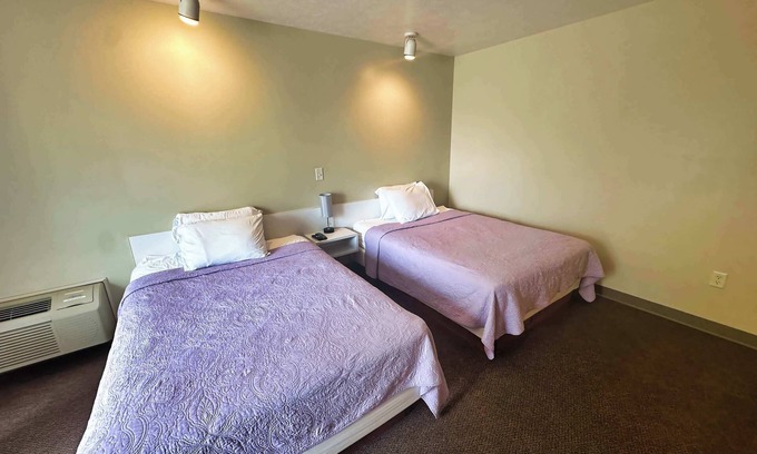 Lake City Apartment | Upper Level Lakeview Room