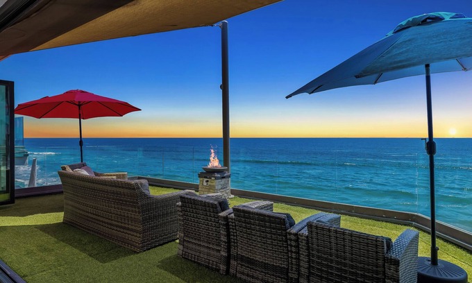 South Oceanside Condo | Upper Level Luxury Oceanfront Condo with a Spa P809-5