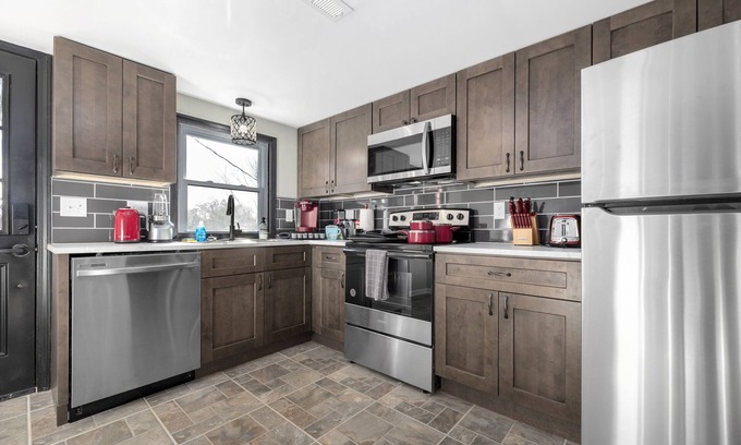 Statesville Apartment | "Upper Magnolia"- Nice 2 Bed Apt Fully Remodeled and Stocked