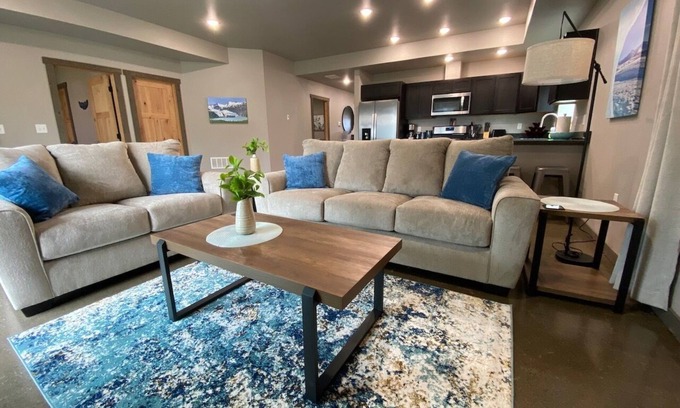 Gateway House | Upper Mesa Villa #4, Glacier Suites - Upper Mesa Villa #4