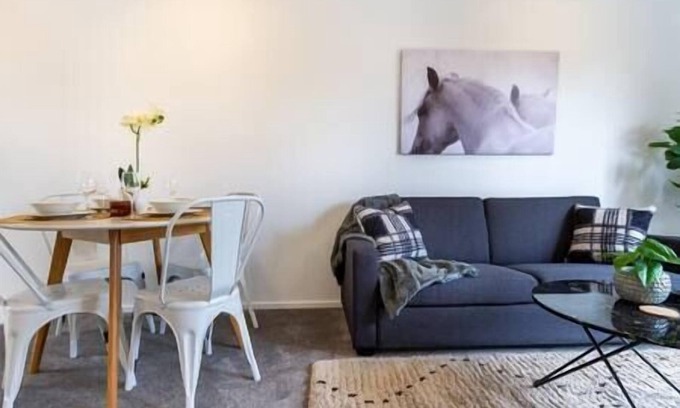 Upper Riccarton House | Upper Riccarton dream - 2 bed 2 bath w/carpark