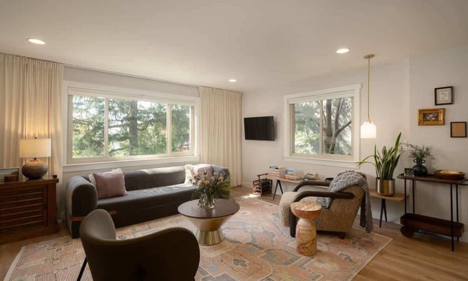 Upper Rockridge House | Upper Rockridge Luxury Mid-Century Escape