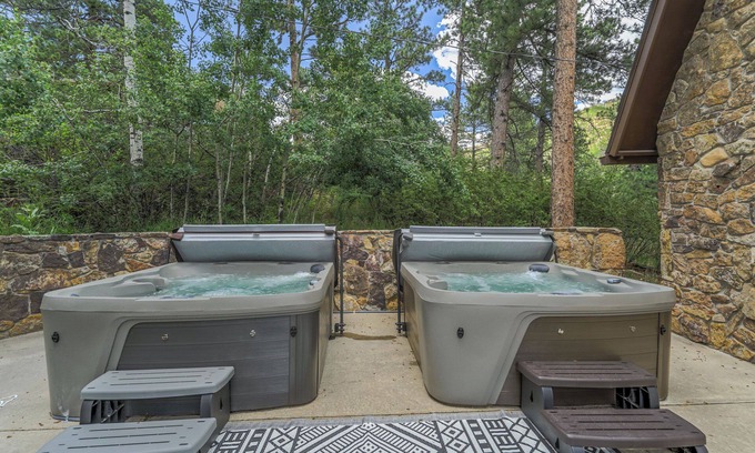 Cascade House | Upper Stone Lodge | Hot Tub & Game Room| Upper Unit