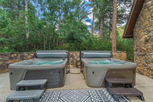 Cascade House | Upper Stone Lodge - Hot Tub & Game Room - Upper Unit
