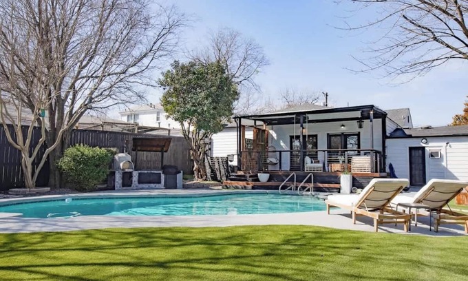 Little Forest Hills House | Upscale 3BR w/Yard Games + Heated Pool + Hot Tub