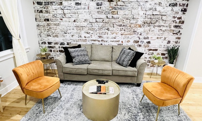 Kingman Park House | Upscale 4BDR Home @ Popular H Street Corridor+ Parking Free Cancellation