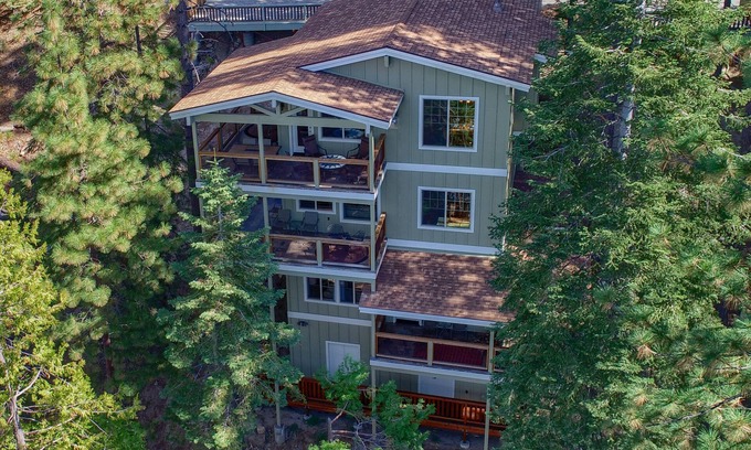 Yosemite West House | Upscale Air-Conditioned Yosemite West Vacation Home Inside Park Gates