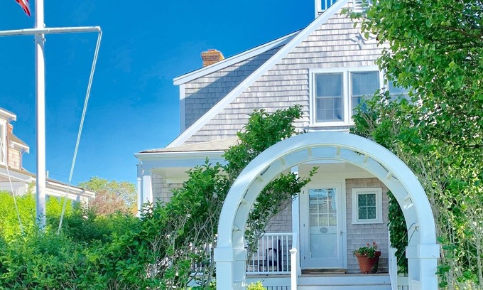 Brant Point House | Upscale Beach House Brant Point