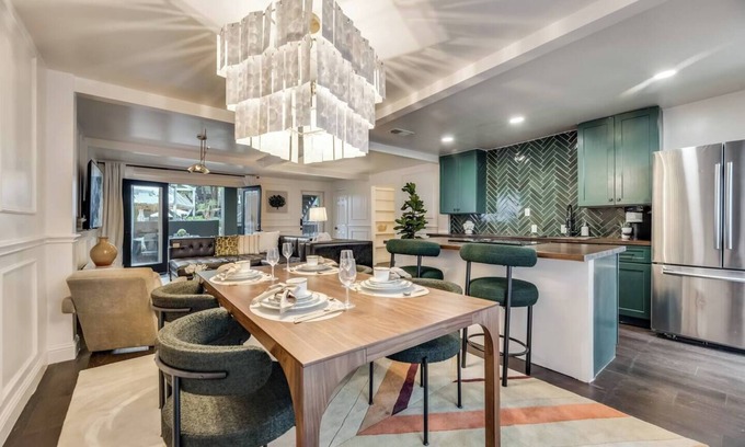 Old East Dallas Condo | Upscale Central Dallas retreat with pool, luxury interiors, and award-winning courtyard