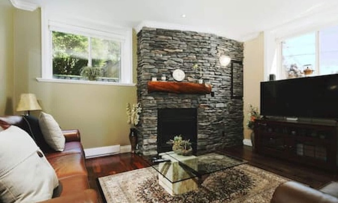Saanich West House | Upscale Character Home with Luxurious Amenities