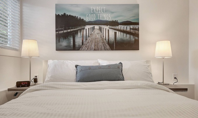 Grandview-Woodland House | Upscale Comfort on The Drive with AC (Family-Friendly & Business Travel Ready)