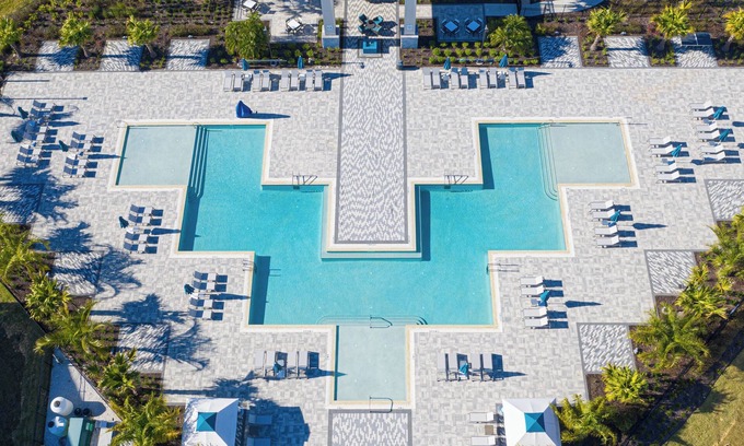 Reunion Condo | Upscale Condo with Foosball Table near Disney with Resort & Waterpark Access -.
