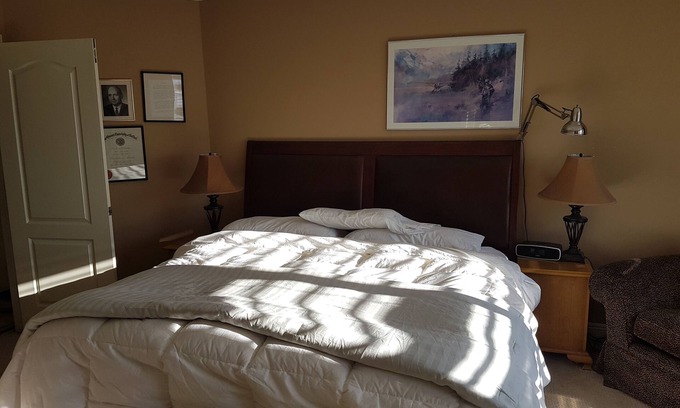 Southeast Calgary House | Upscale Family Oriented Home in SE Calgary - Lake Chaparral. Pet friendly