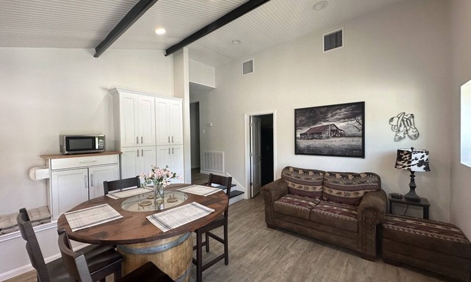 Sienna Village Apartment | Upscale garage - shop apartment near Sienna, Liberty