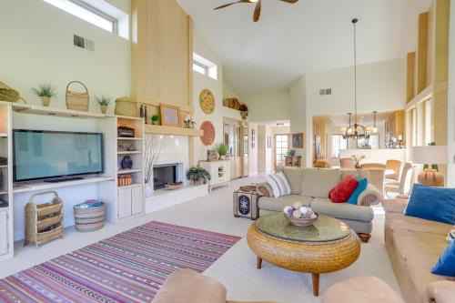 La Quinta Apartment | Upscale La Quinta Retreat 5 Mi to Coachella!