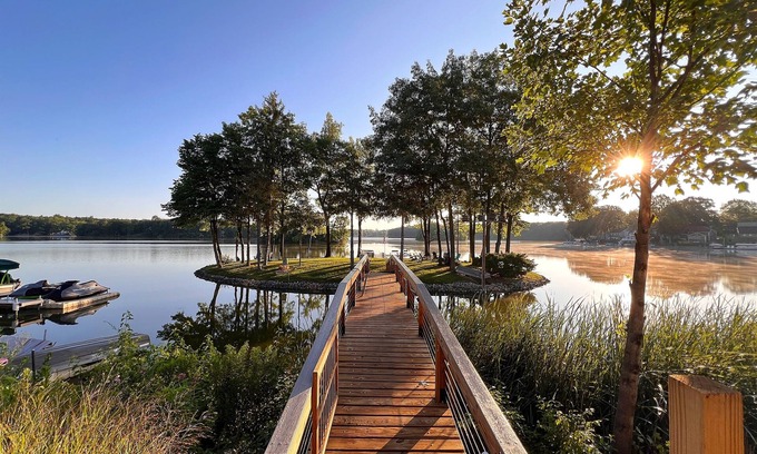 Rome City House | Upscale Lake House: Hot Tub, Pool Table, Pier, Kayaks, + Private Island!
