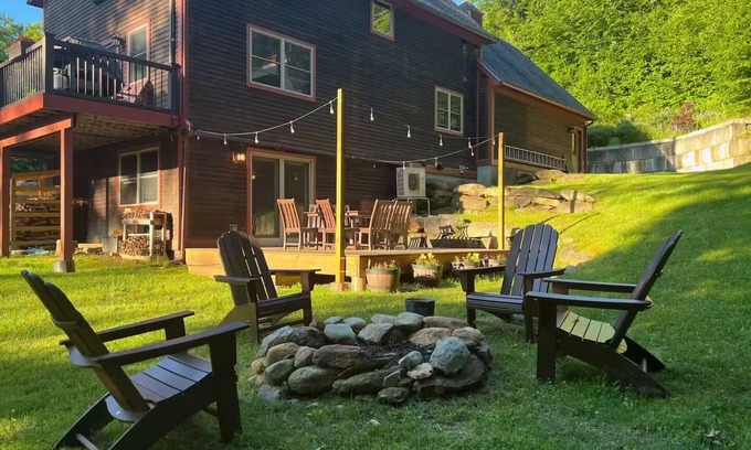 Waitsfield House | Upscale Modern Bike/Ski Haven, 5 min to Ski & Town w/views. Sleeps 10 max.