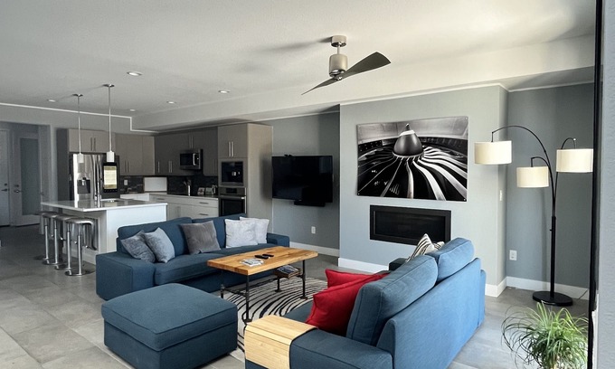 Northfield House | Upscale Modern in Central Park