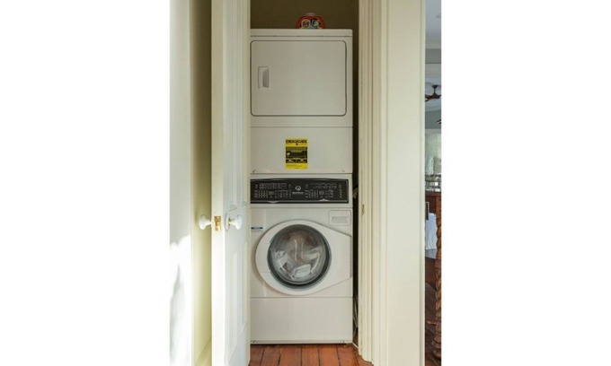 Downtown Charleston Apartment | Upscale Stylish 2b/2b Downtown near Upper King St.