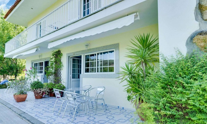 Penafiel Villa | Upscale Villa with Swimming Pool and Terrace