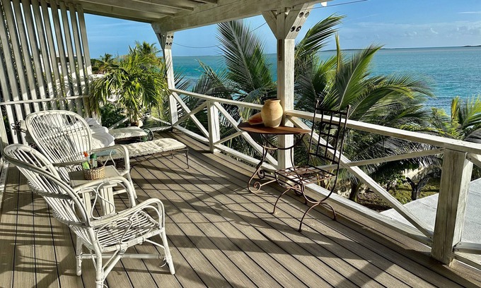 George Town Apartment | Upstairs apartment on the beach with views over the ocean