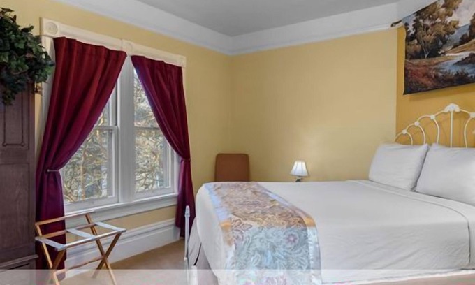 Napa Apartment | Upstairs Hideaway in Napa B&B