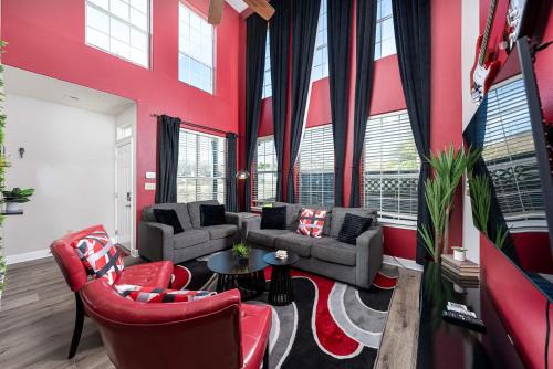 Govalle House | Upstay East Austin Retreat w Yard - 5min to Downtown