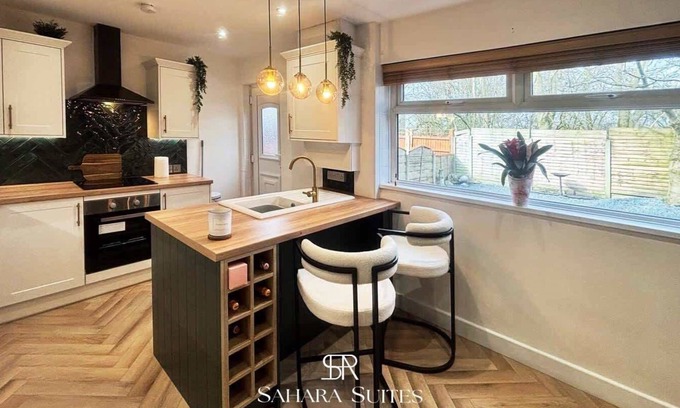 Hyde House | Upto 20%OFF | Modern 2BR Sleeps4 | Contractors