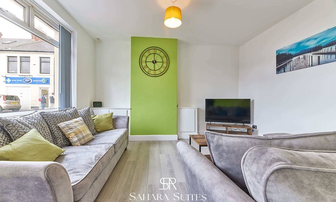 Blyth House | Upto 20% OFF - Modern 5BR Contractor Stay -Parking