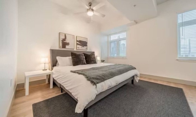 Charlotte Center City Apartment | Uptown 3BR | 4 King Beds, Balcony, Near Stadiums