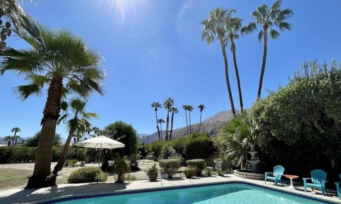 Old Las Palmas House | Uptown Design District Walking distance to Downtown Palm Springs!