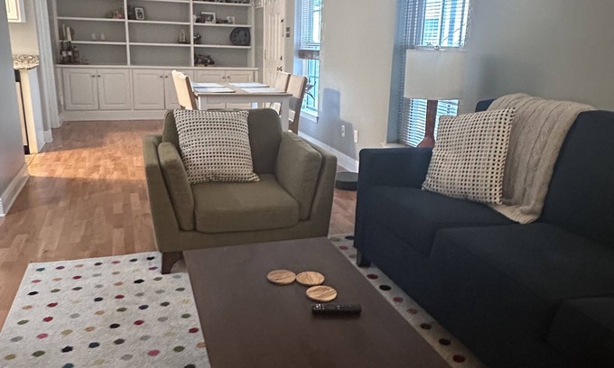 Touro Condo | Uptown Garden District Apartment on St Charles-2 bedroom/2 bath