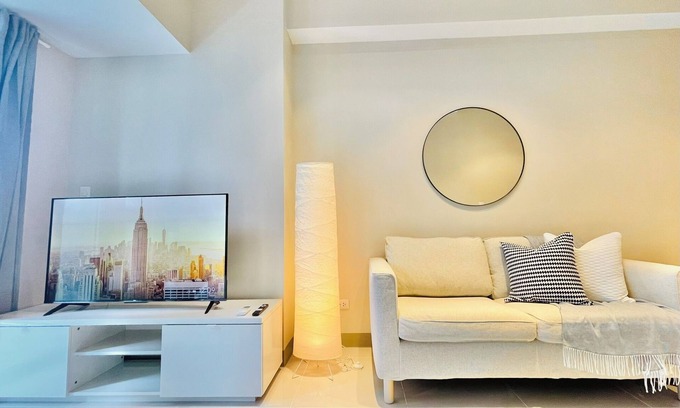 Bonifacio Global City Apartment | Uptown Parksuites 2