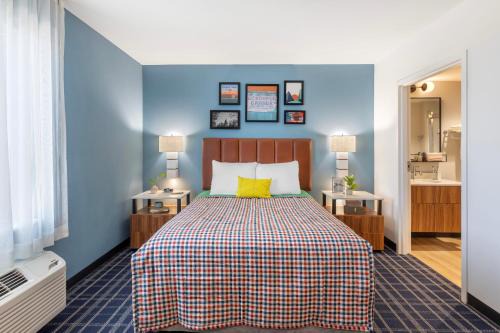 Greater Palm River Point CDC Hotel | Uptown Suites Extended Stay Tampa FL - Riverview