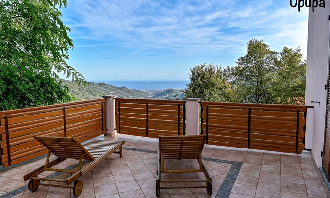 Diano Evigno Apartment | Upupa - A terrace on the Gulf