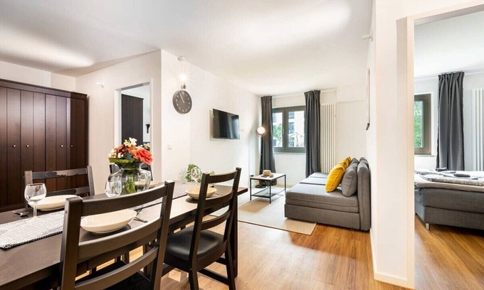 Obere Au Apartment | Urban Apartment with 2 Bedrooms