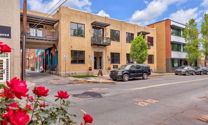 Kingsport Condo | Urban Artistry Loft Retreat