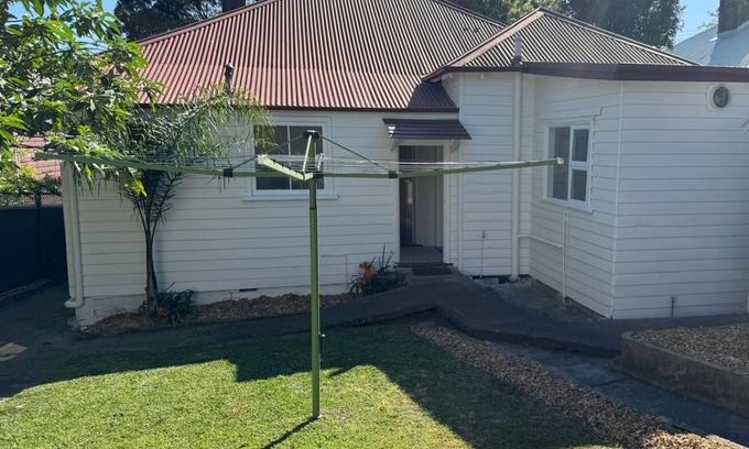 Tighes Hill House | Urban charm retreat in inner city Newcastle close to city & beach!