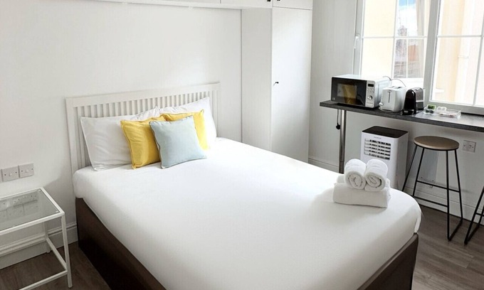 Gibraltar Apartment | Urban Chic Studio in the Heart of Town